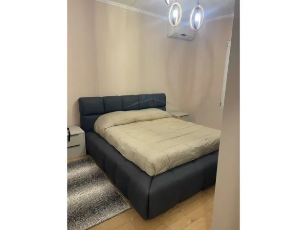 Tirane, jepet me qera apartament 1+1 Kati 2, 70 m² 650 € (Bulevardi Zogu I)