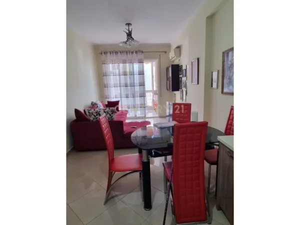 Tirane, shitet apartament 1+1 Kati 5, 71 m² 90.000 € (FRESKU)