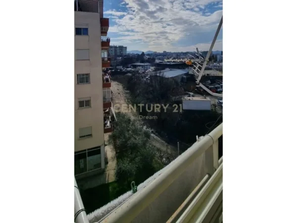 Tirane, shitet apartament 1+1 Kati 5, 71 m² 90.000 € (FRESKU)