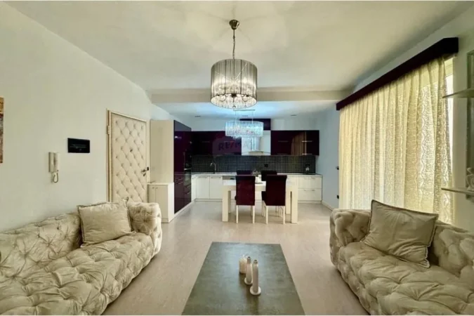 Tirane, jepet me qera apartament 2+1 Kati 5, 90 m² 700 € (Apartament luksoz 2+1+2+ post parkimi me qira ne hyrje te Liqenit te Thate)