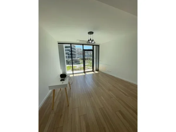 Tirane, jepet me qera apartament 1+1 Kati 1, 70 m² 1.000 € (Lake View Residence, Tiranë)