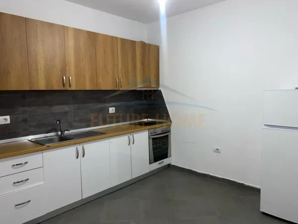 Tirane, jepet me qera apartament 2+1 Kati 2, 110 m² 400 € (Fresk)
