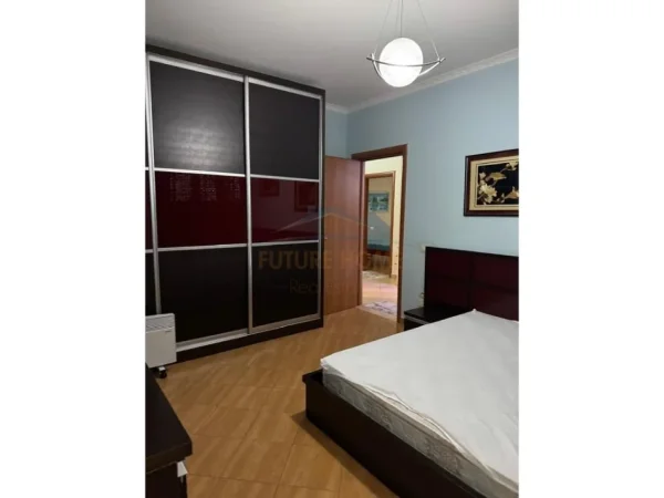 Tirane, jepet me qera apartament 2+1 Kati 3, 118 m² 500 € (Selitë)