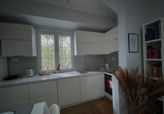 Tirane, jap me qera apartament 2+1 Kati 3, 90 m² 650 € (21 dhjetori)
