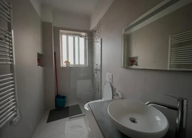 Tirane, jap me qera apartament 2+1 Kati 3, 90 m² 650 € (21 dhjetori)