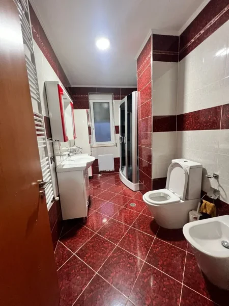 Tirane, shitet apartament 2+1 Kati 8, 94 m² 202.000 € (Ministria e jashtme)