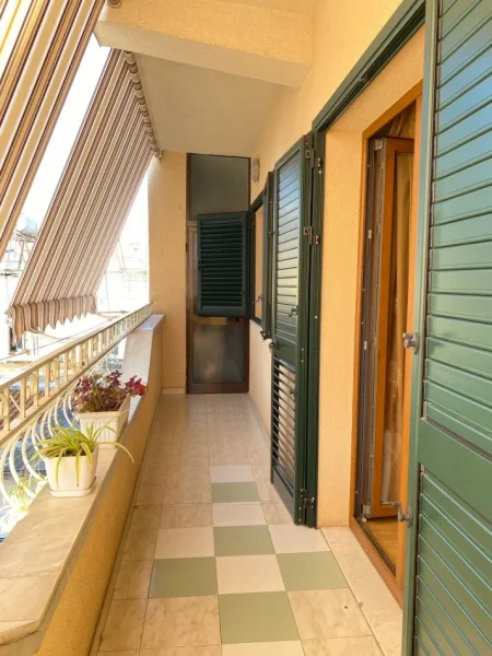 PA KOMISION!!! Shitet apartament 3+1, 122 m2, ne Bllokun Vasil Shanto.