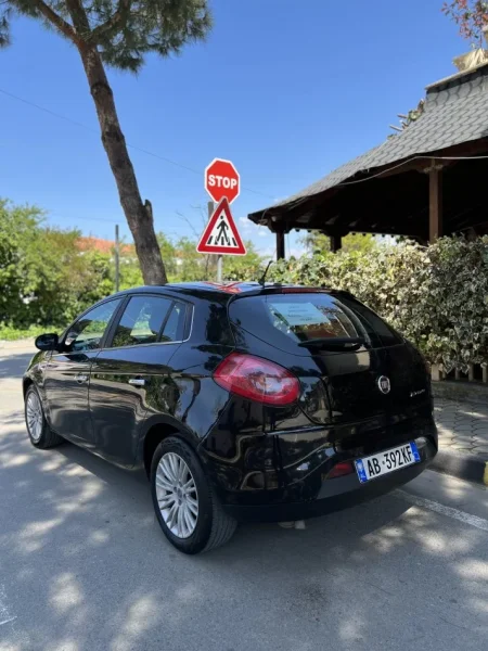 Tirane, shitet makine Fiat Bravo Nafte, e zeze automatik Kondicioner 3.900 €