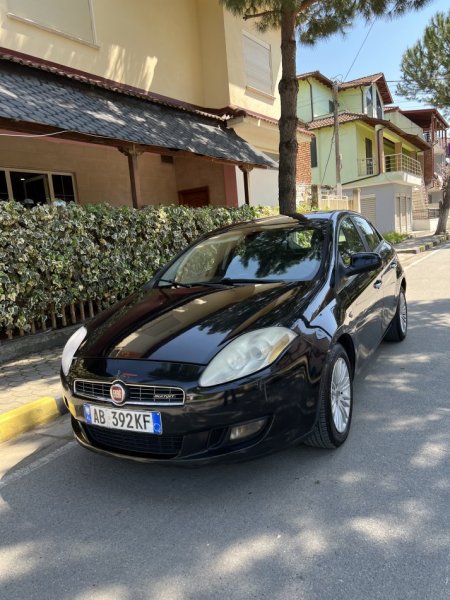 Tirane, shitet makine Fiat Bravo Nafte, e zeze automatik Kondicioner 3.900 €