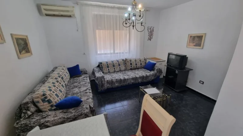 Tirane, jepet me qera apartament 1+1 Kati 2, 50 m² 600 € ( Jepet me Qera Apartament 1+1 në Rrugën e Kavajës)