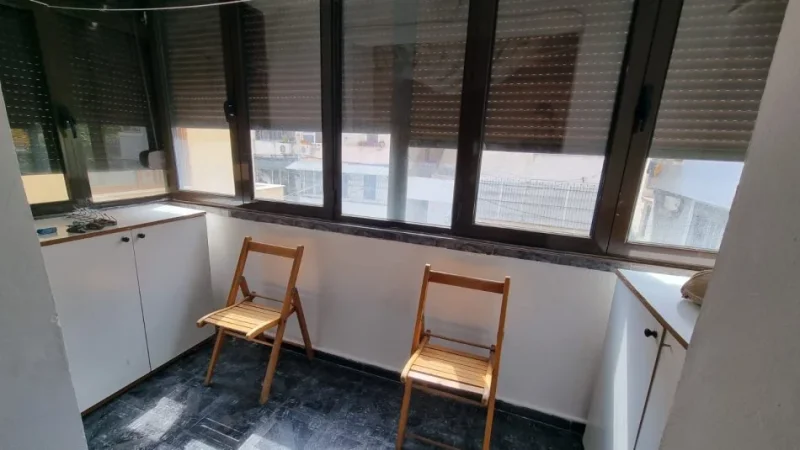 Tirane, jepet me qera apartament 1+1 Kati 2, 50 m² 600 € ( Jepet me Qera Apartament 1+1 në Rrugën e Kavajës)