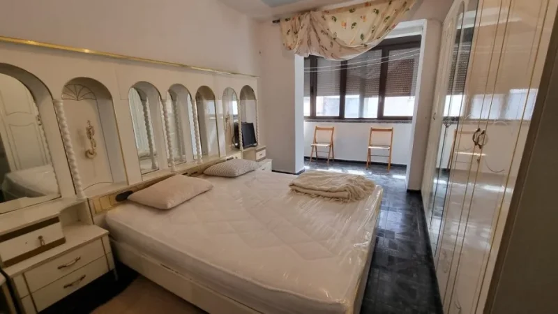 Tirane, jepet me qera apartament 1+1 Kati 2, 50 m² 600 € ( Jepet me Qera Apartament 1+1 në Rrugën e Kavajës)