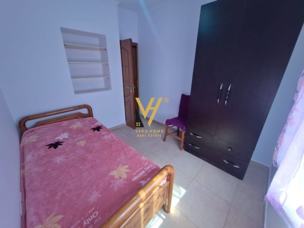 Tirane, jepet me qera apartament 2+1+Ballkon Kati 4, 60 m² 470 € (QENDER)