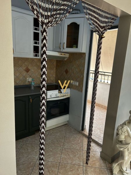 Tirane, jepet me qera apartament 2+1+Ballkon Kati 6, 74 m² 420 € (LAPRAKE)