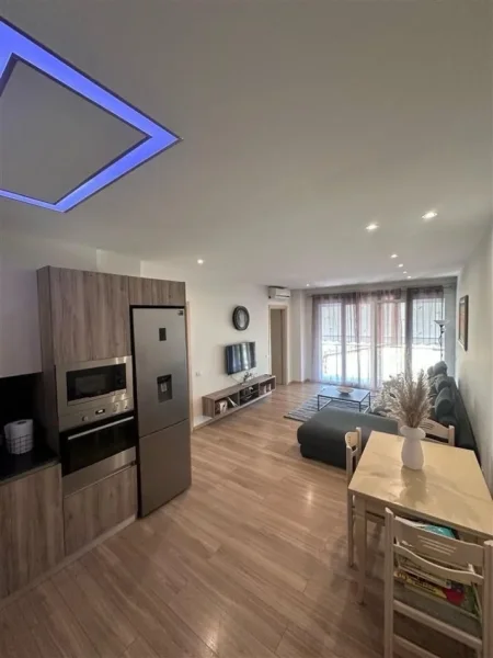 Tirane, jepet me qera apartament 2+1+Ballkon Kati 4, 100 m² 800 € (ZOGU I ZI)