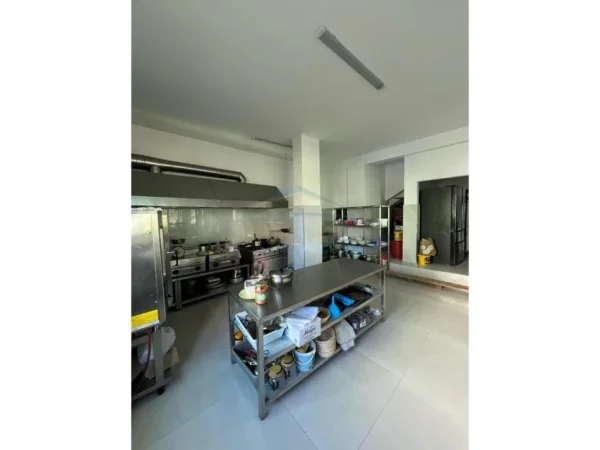 Durres, shitet bar-resorant , 507 m² 650.000 € (GOLEM)