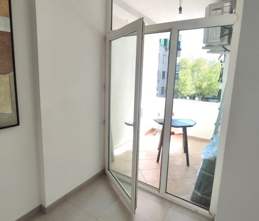 *Jepet me Qera: Per Banim ose Zyre (📍Grepi i Art - Ish Ekspozita) - Sp.90m² || Kt.4 - 590€/ Muaj*