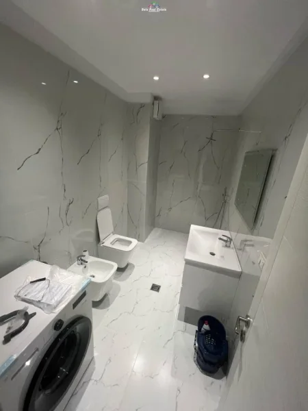 Tirane, jepet me qera apartament 2+1+Ballkon Kati 6, 180 m² 550 € (fresku)