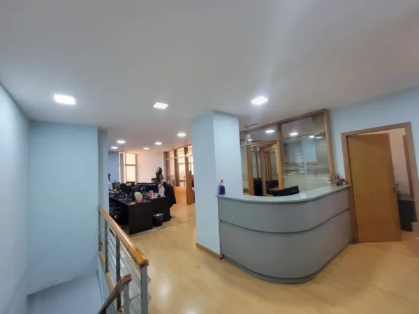 Tirane, shitet apartament duplex Dublex Kati 7, 190 m² 475.000 € (RRUGA E KAVAJES)