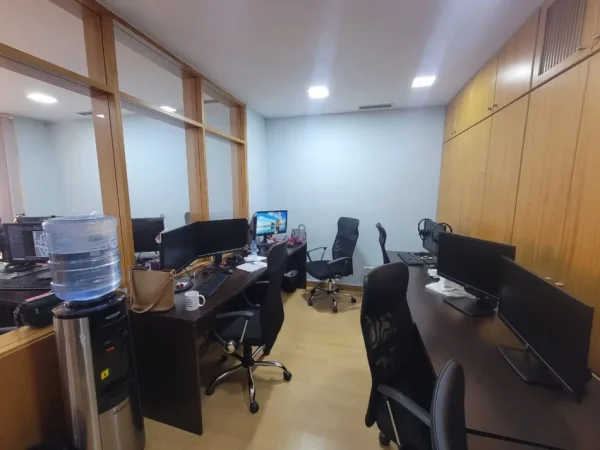 Tirane, shitet apartament duplex Dublex Kati 7, 190 m² 475.000 € (RRUGA E KAVAJES)