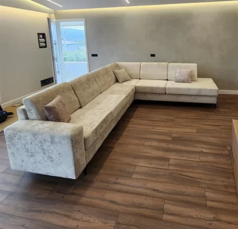 Tirane, shes Divan Kend salloni, i ri, okazion 70 mij lek te reja