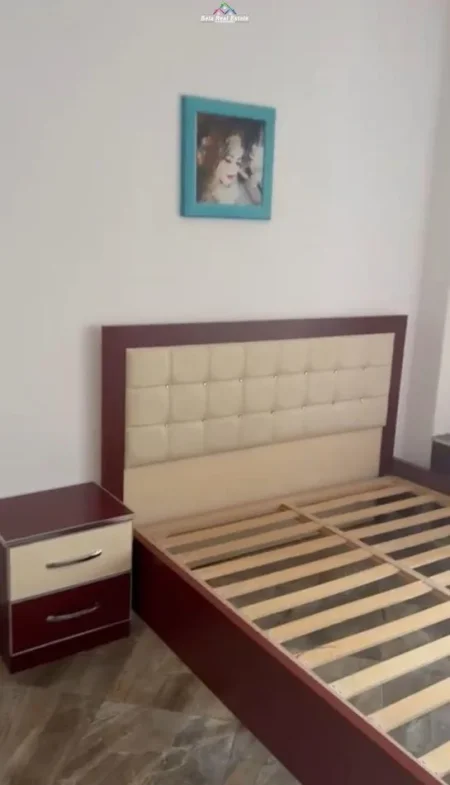 Tirane, jepet me qera apartament 1+1+Ballkon Kati 5, 75 m² 450 € (astir)