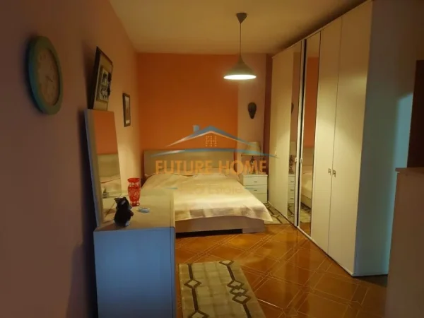 Tirane, jepet me qera apartament 2+1 Kati 2, 110 m² 500 € (Pranë Muzeut te Shkencave)