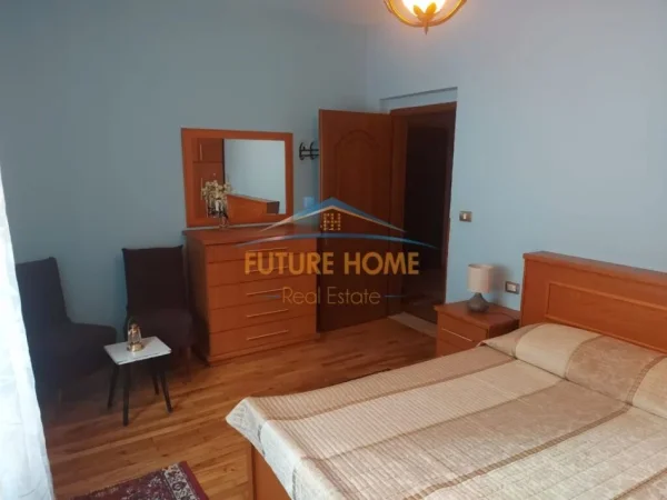 Tirane, jepet me qera apartament 2+1 Kati 2, 110 m² 500 € (Pranë Muzeut te Shkencave)