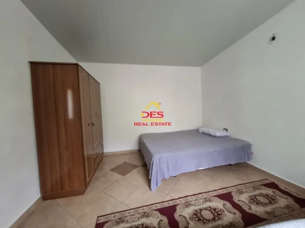 Vlore, jepet me qera shtepi Kati 0, 60 m² 150 € (Rr Sazani Vlorë)