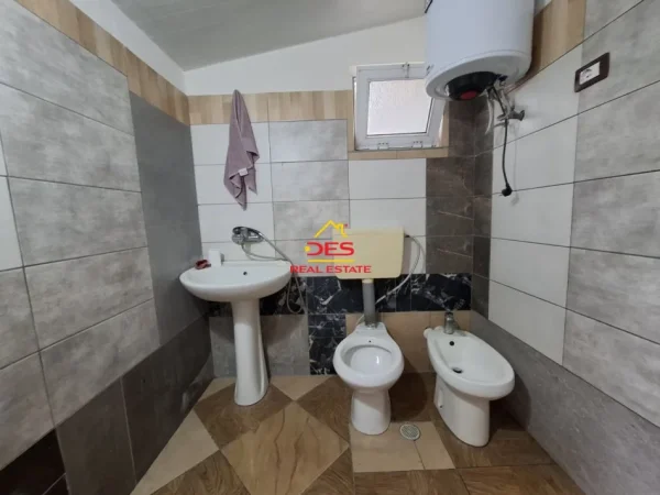 Vlore, jepet me qera shtepi Kati 0, 60 m² 150 € (Rr Sazani Vlorë)