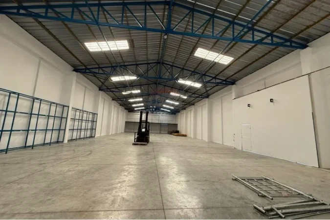 Tirane, jepet me qera ambjent biznesi Kati 0, 1.000 m² 3.500 € (Prrush prane kombinatit)