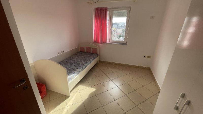 Tirane, jepet me qera 2+1 Kati 5, 500 € (Rruga e Dibres)