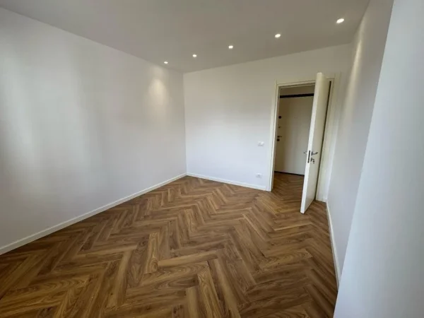 Tirane, shitet apartament 2+1 Kati 3, 97 m² 128.000 € (univers city residence)