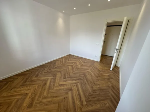 Tirane, shitet apartament 2+1 Kati 3, 97 m² 128.000 € (univers city residence)