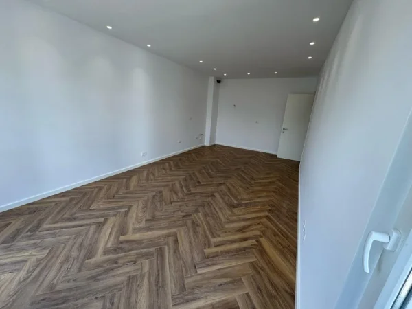 Tirane, shitet apartament 2+1 Kati 3, 97 m² 128.000 € (univers city residence)