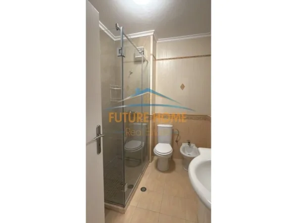 Tirane, jepet me qera apartament 2+1 Kati 10, 96 m² 1.200 € (Rrugën Abdyl Frashëri)