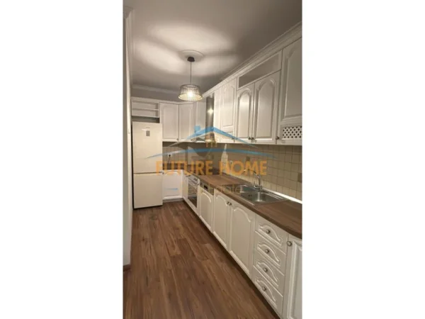 Tirane, jepet me qera apartament 2+1 Kati 10, 96 m² 1.200 € (Rrugën Abdyl Frashëri)