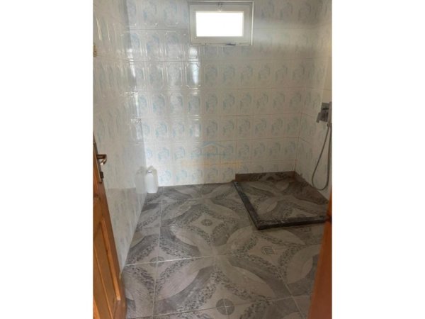 Tirane, jepet me qera 3+1 Kati 2, 111 m² 350 € 