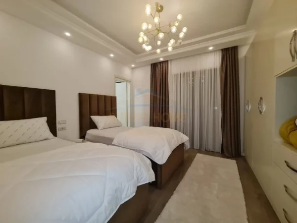 Tirane, jepet me qera apartament 2+1 Kati 4, 112 m² 1.000 € (Unaza e Re)