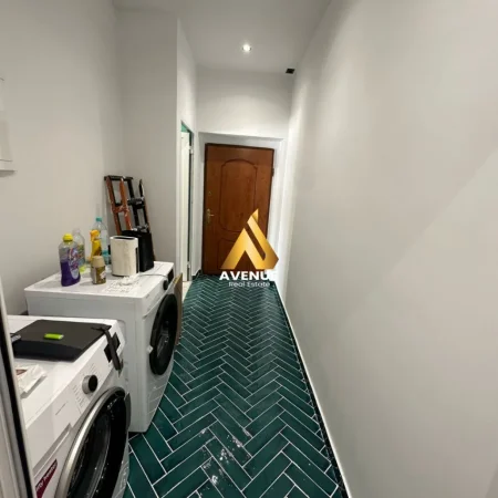 Tirane, shitet apartament 1+1+Ballkon Kati 5, 73 m² 224.000 € (shallvaret)