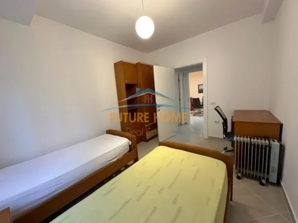 Tirane, jepet me qera apartament 2+1 Kati 3, 80 m² 560 € (Rruga Bill Klinton)