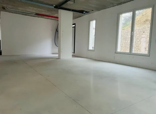 Tirane, jepet me qera ambjent biznesi Kati 0, 300 m² 4.500 € (KODRA E DIELLIT)