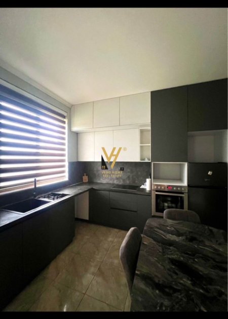 Tirane, jepet me qera apartament 1+1+Ballkon Kati 2, 76 m² 380 € (RRUGA BEXHET NELKU)