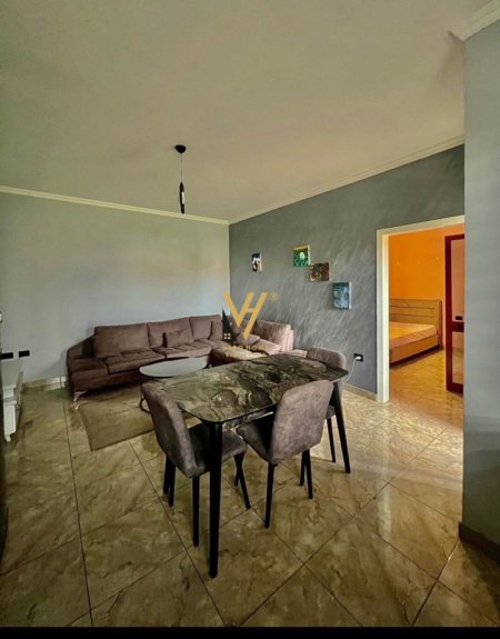 Tirane, jepet me qera apartament 1+1+Ballkon Kati 2, 76 m² 380 € (RRUGA BEXHET NELKU)