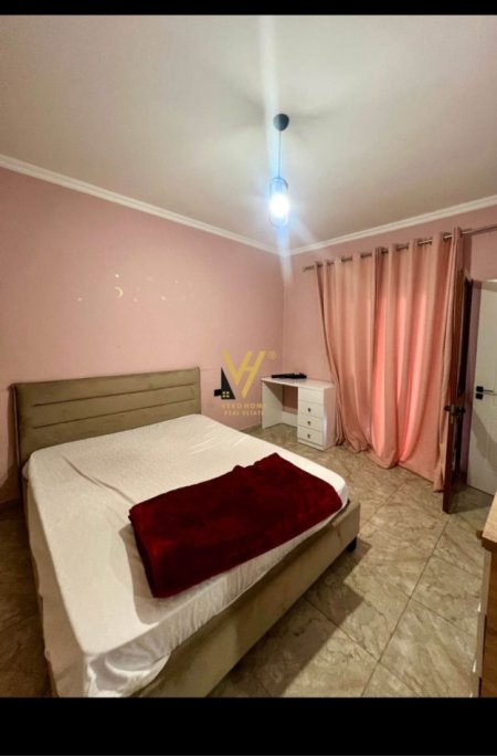 Tirane, jepet me qera apartament 1+1+Ballkon Kati 2, 76 m² 380 € (RRUGA BEXHET NELKU)