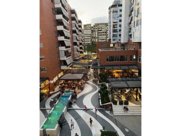 Tirane, shitet apartament 2+1+Ballkon Kati 5, 121 m² 365.000 € (rruga e kavajes)
