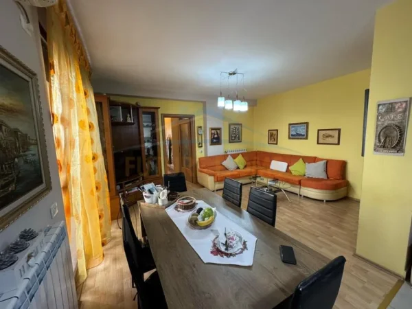 Tirane, shitet apartament 2+1 Kati 0, 120 m² 345.000 € (rruga e kavajes)