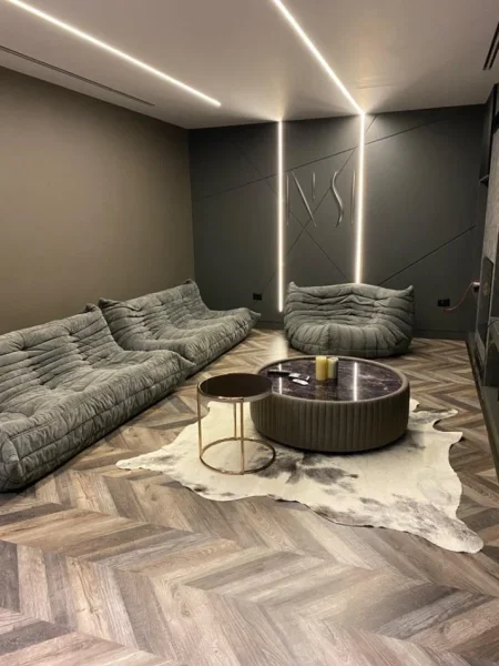 Tirane, shitet Vile 3 Katshe Kati 3, 800 m² 2.200.000 € (liqeni i farkes)