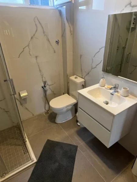 Tirane, jepet me qera apartament 2+1 Kati 3, 110 m² 700 € (21 dhjetori)
