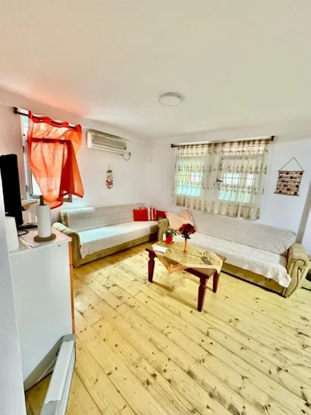 Durres, shitet 1+1 Kati 1, 73 m² 75.000 € (Golem)